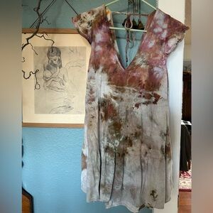 Abercrombie & Fitch Tie-Dye V-Neck Mini Dress in Mauve and Olive